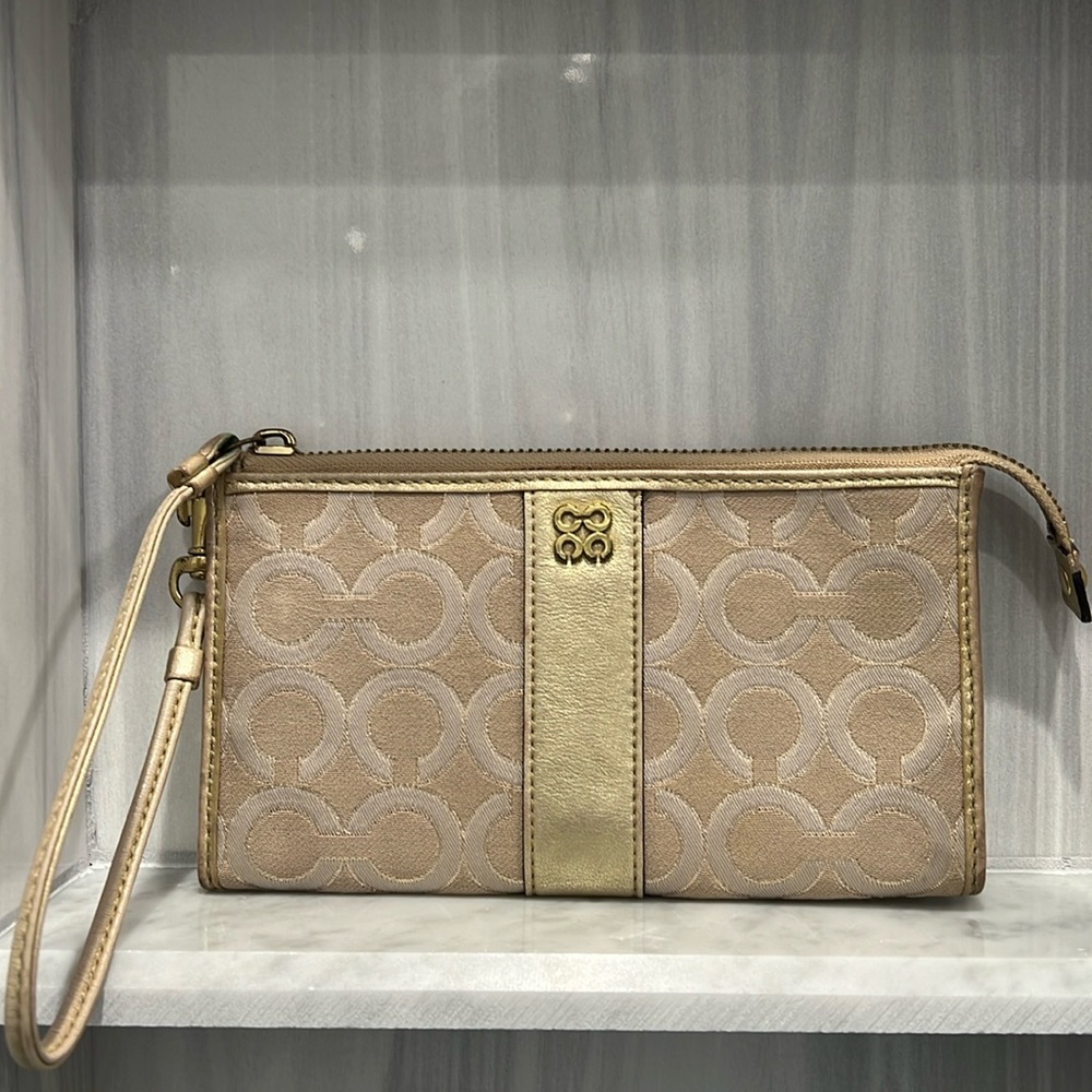 Coach Gold Wristlet Wallet so CUTE!